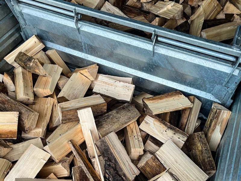 Anhänger-Holzladung--600-x-635-px-20250522 Moderne Ausrüstung in der Forstwirtschaft